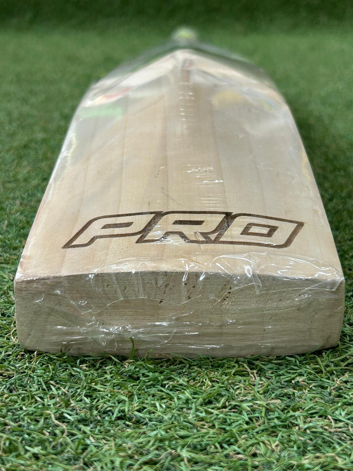 CA Pro 8000 Cricket Bat (2lb 11oz)