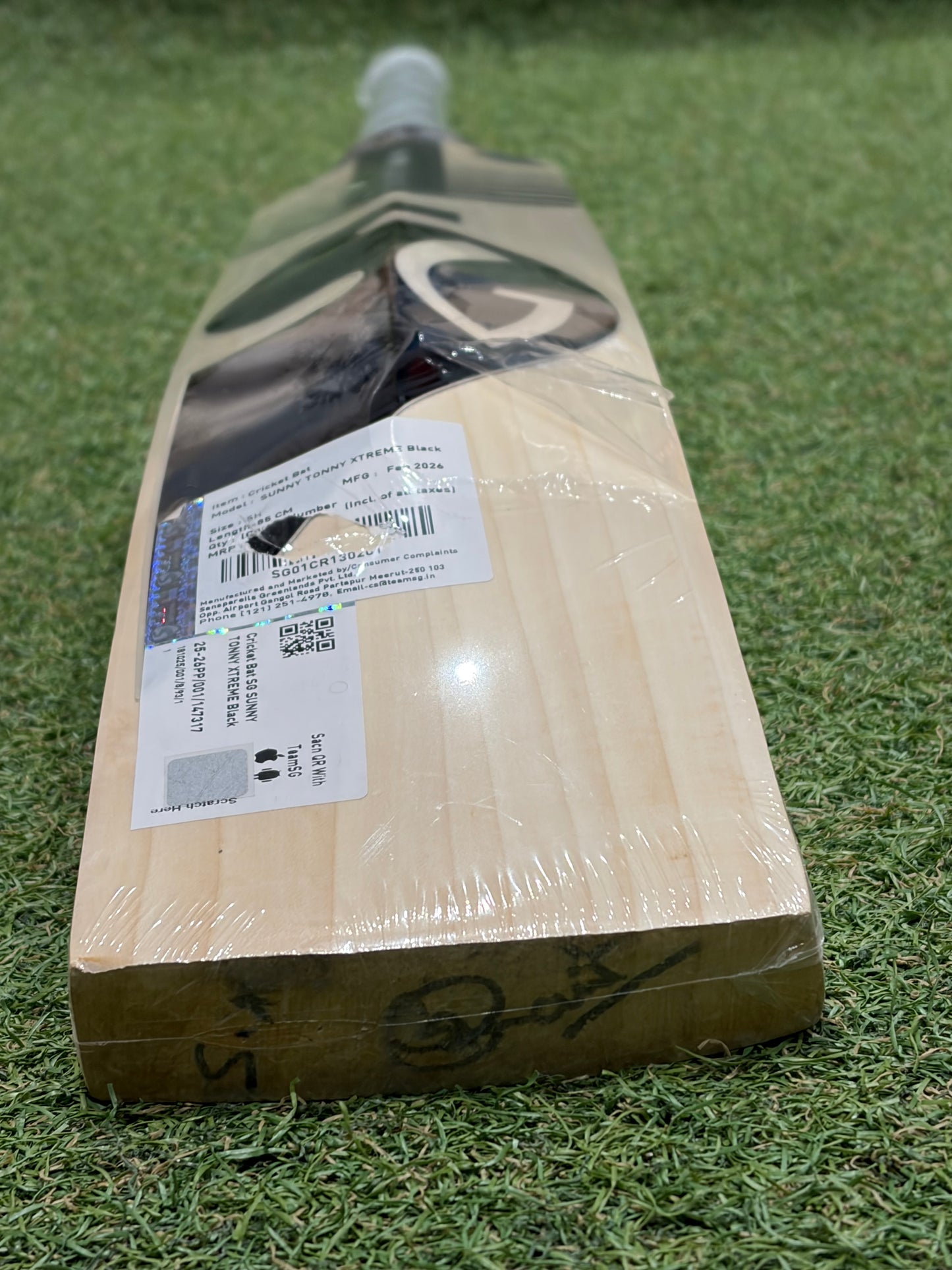 SG Sunny Tonny Xtreme Black Cricket Bat (2lb 7oz)