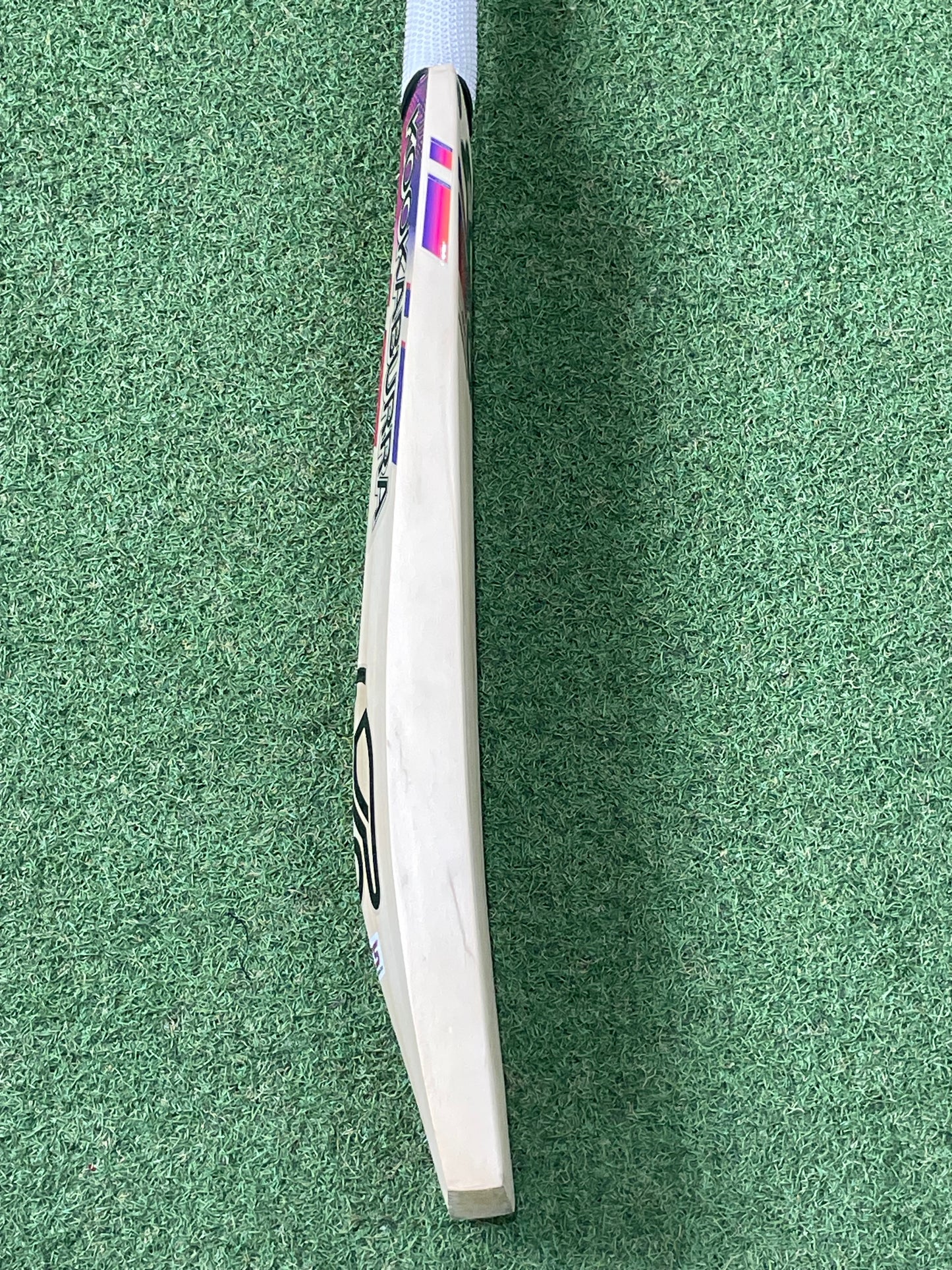 Kookaburra Aura Pro 2.0 Cricket Bat (2lb 9oz)