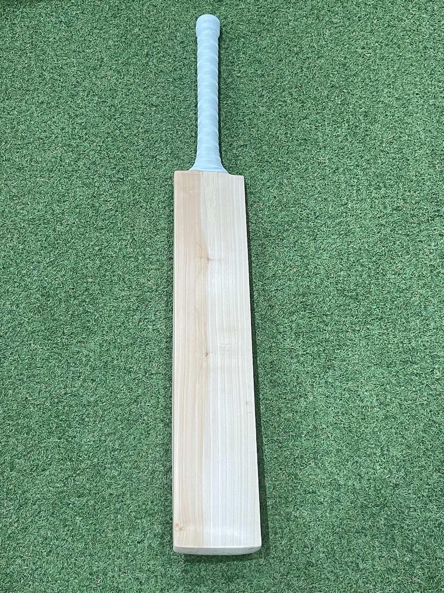 Plain Sachin Tendulkar Profile Cricket Bat (2lb 9oz)