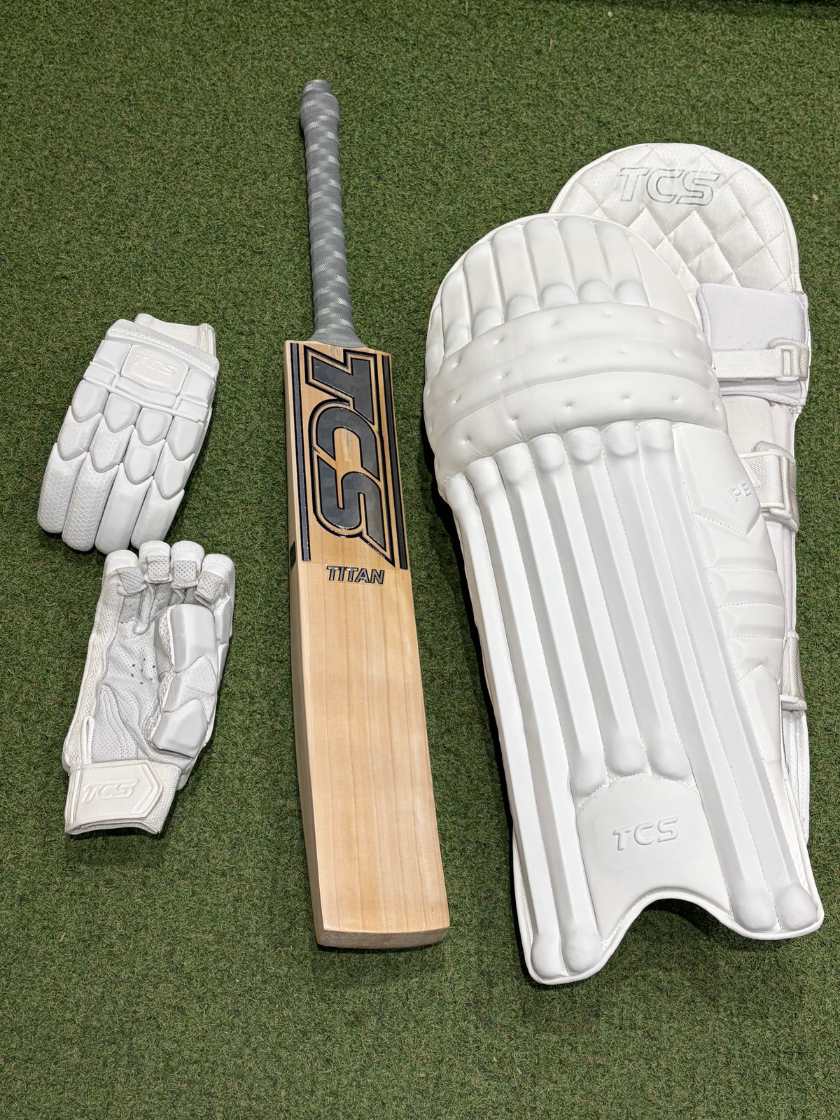 TCS Titan Cricket Kit Bundle