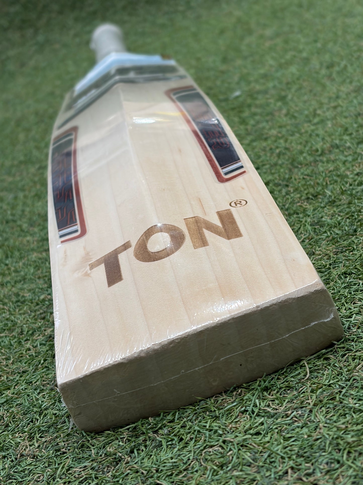 SS Ton Master 7000 Cricket Bat (2lb 8oz)