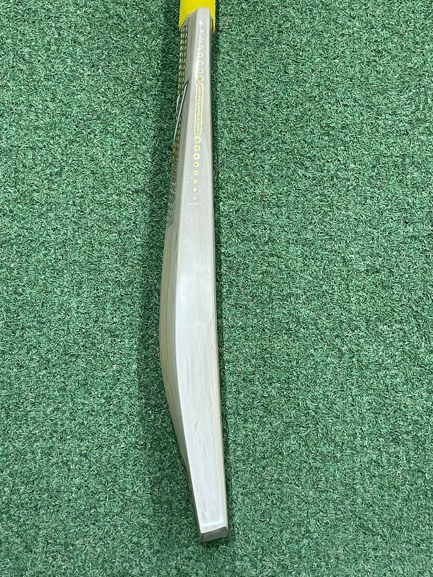 Vader Sports Reserve Edition Cricket Bat (2lb 9oz)