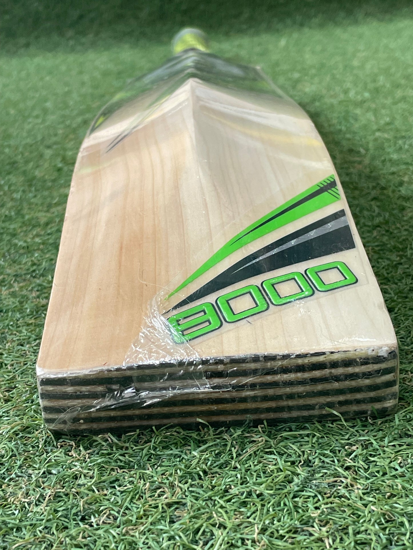 CA Pro 8000 Cricket Bat (2lb 8oz)