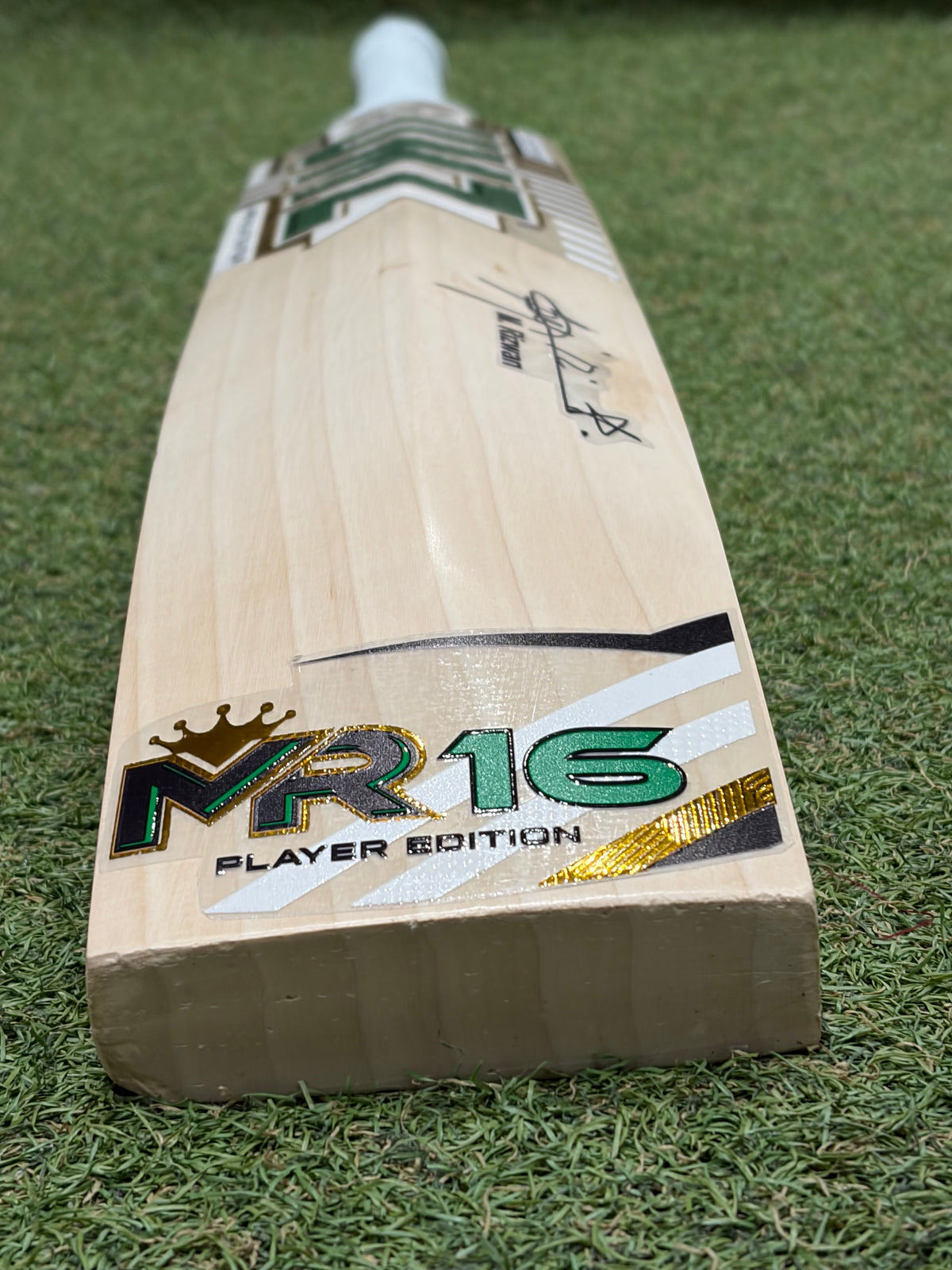 MB Malik Mohammed Rizwan Players Cricket Bat (2lb 9oz)