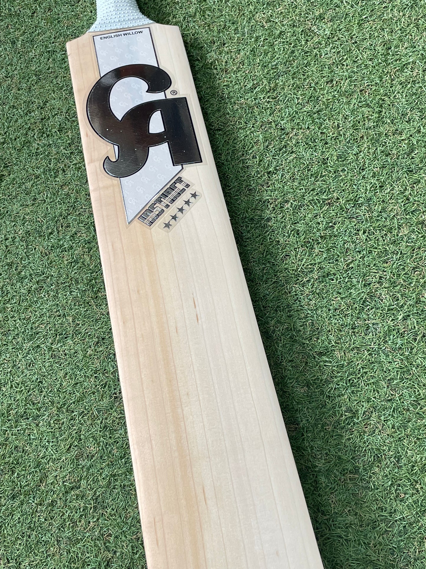 CA Instinct 5 Star Cricket Bat (2lb 8oz)