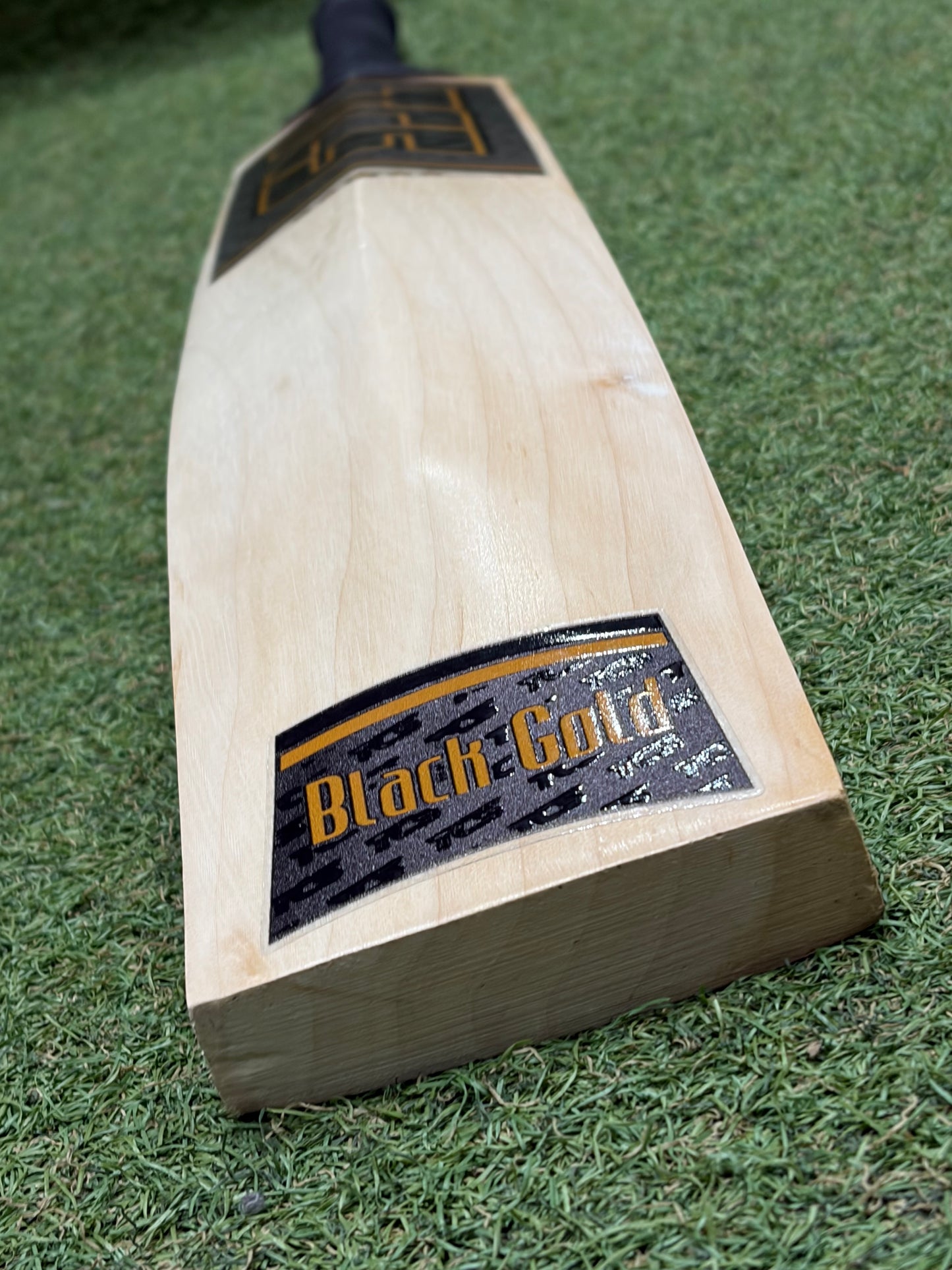 TCS Black Gold Cricket Bat (2lb 11oz)