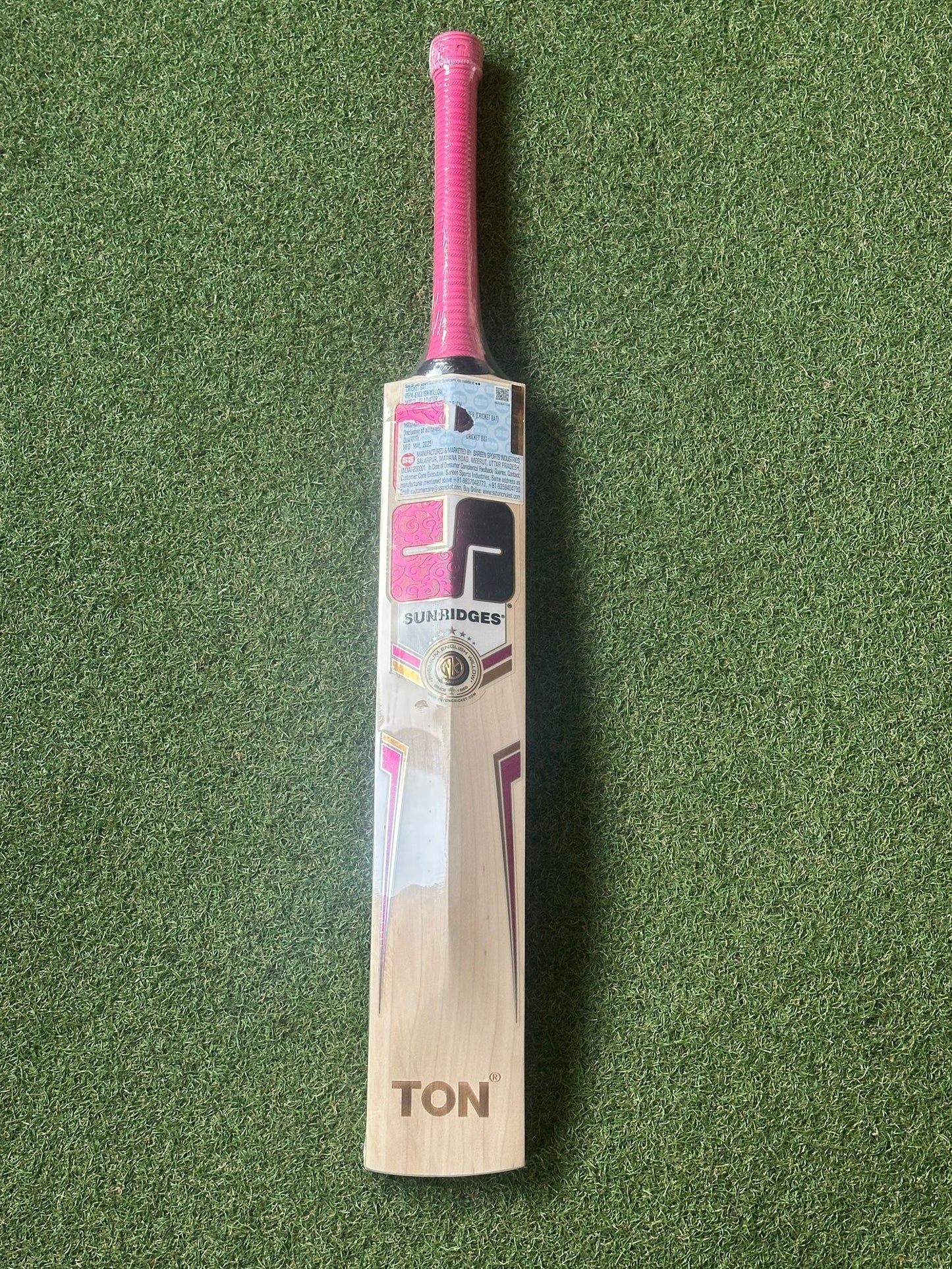 SS Ton Gladiator Harrow Junior Size Cricket Bat (2lb 6oz)