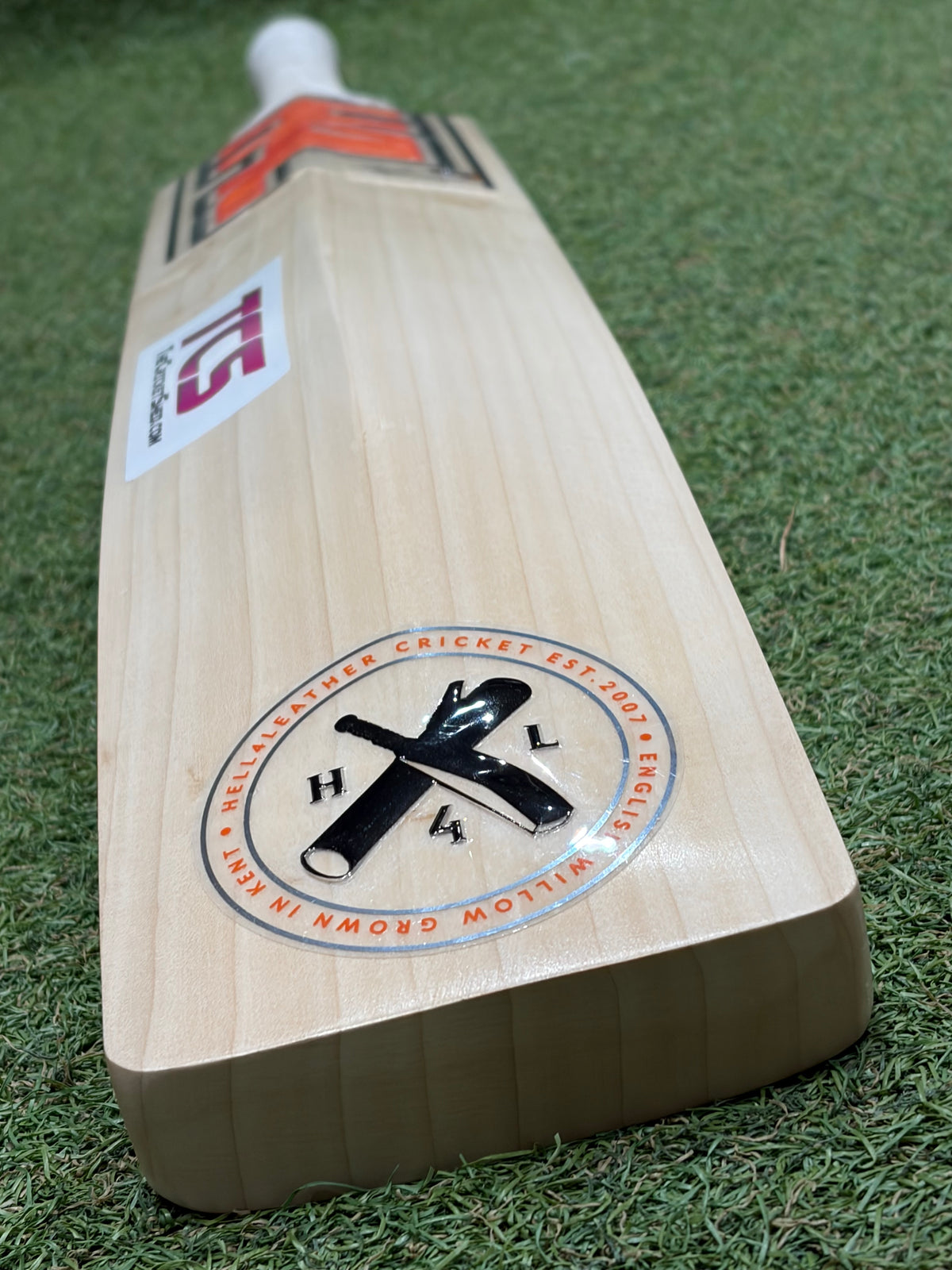 Hell 4 Leather (H4L) Pro Grade Cricket Bat (2lb 9oz)