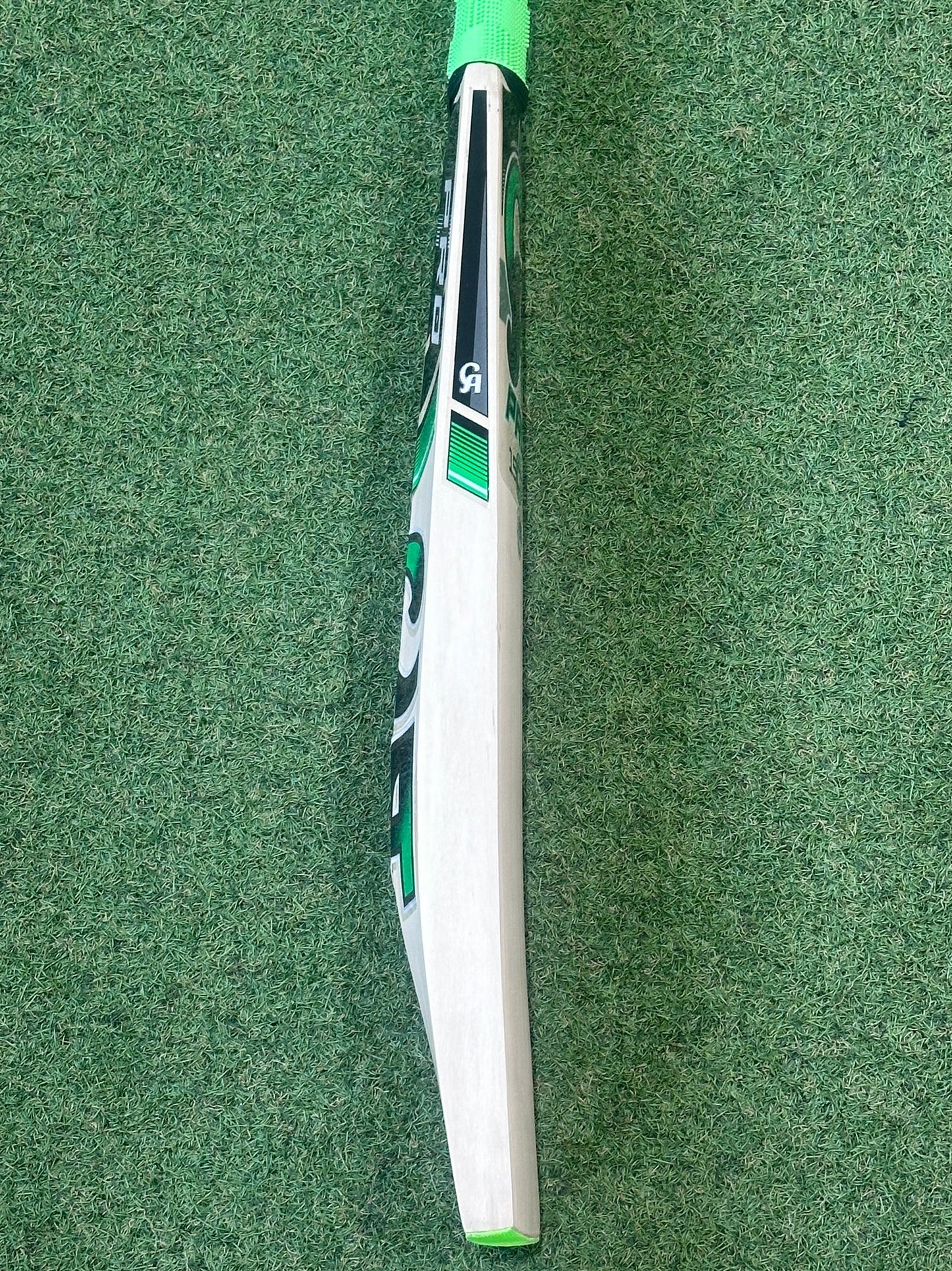 CA Pro 15000 Harrow Junior Cricket Bat (2lb 4oz)