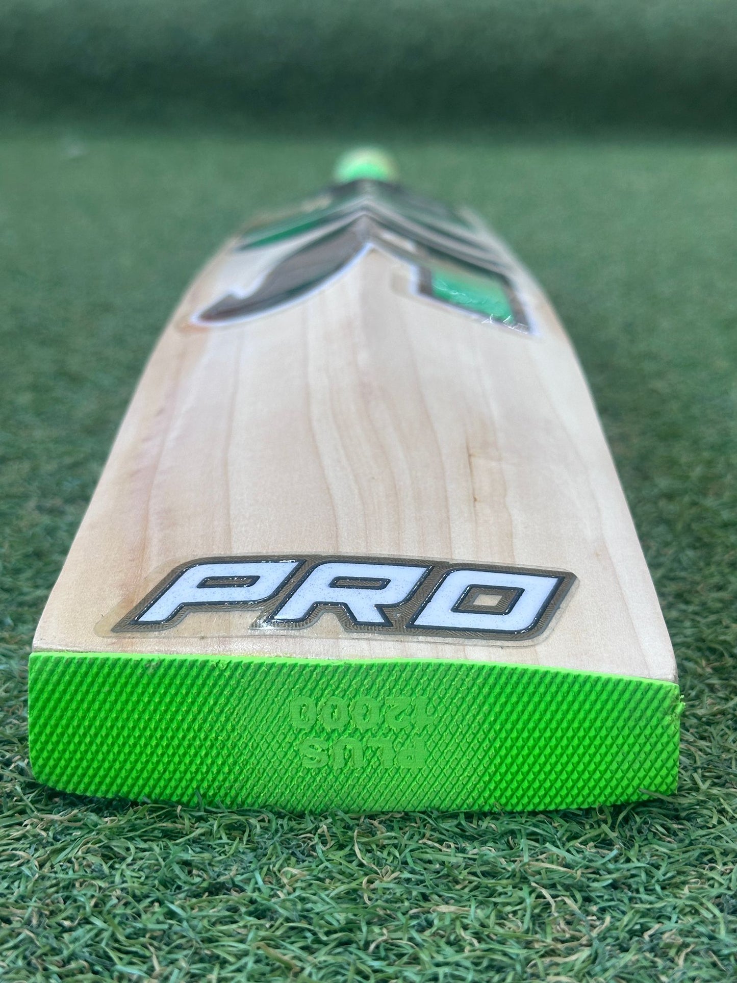 CA Pro 15000 Harrow Junior Cricket Bat (2lb 4oz)