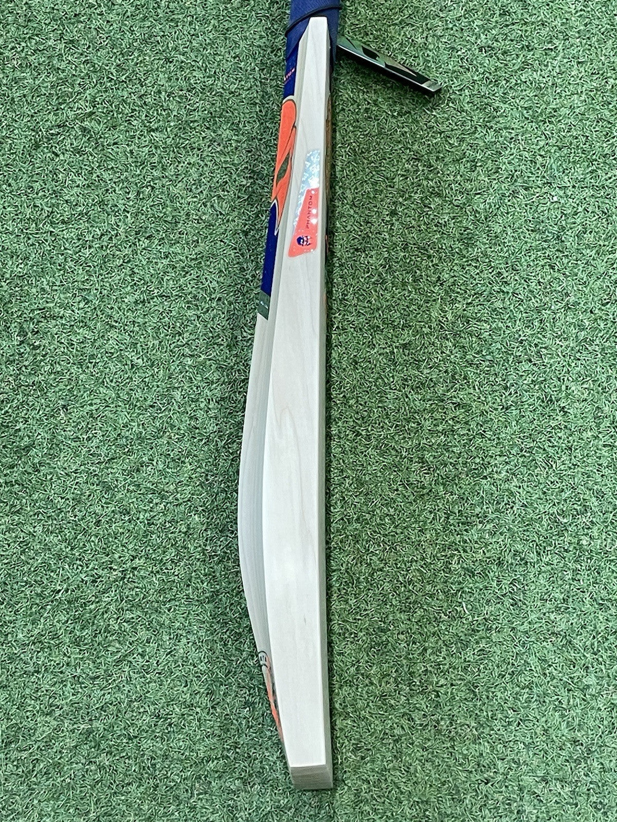 Phantom Illusion Pro-R Cricket Bat - 2lb 9oz - Brand New! Stunning Grains!