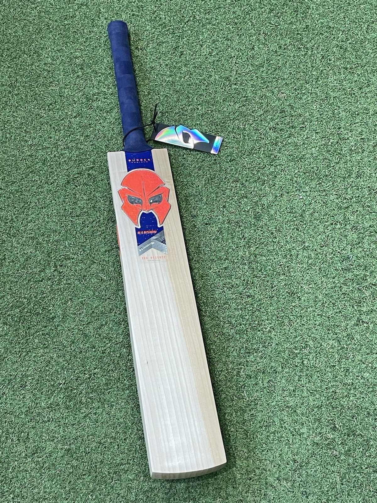 Phantom Illusion Pro-R Cricket Bat - 2lb 9oz - Brand New! Stunning Grains!