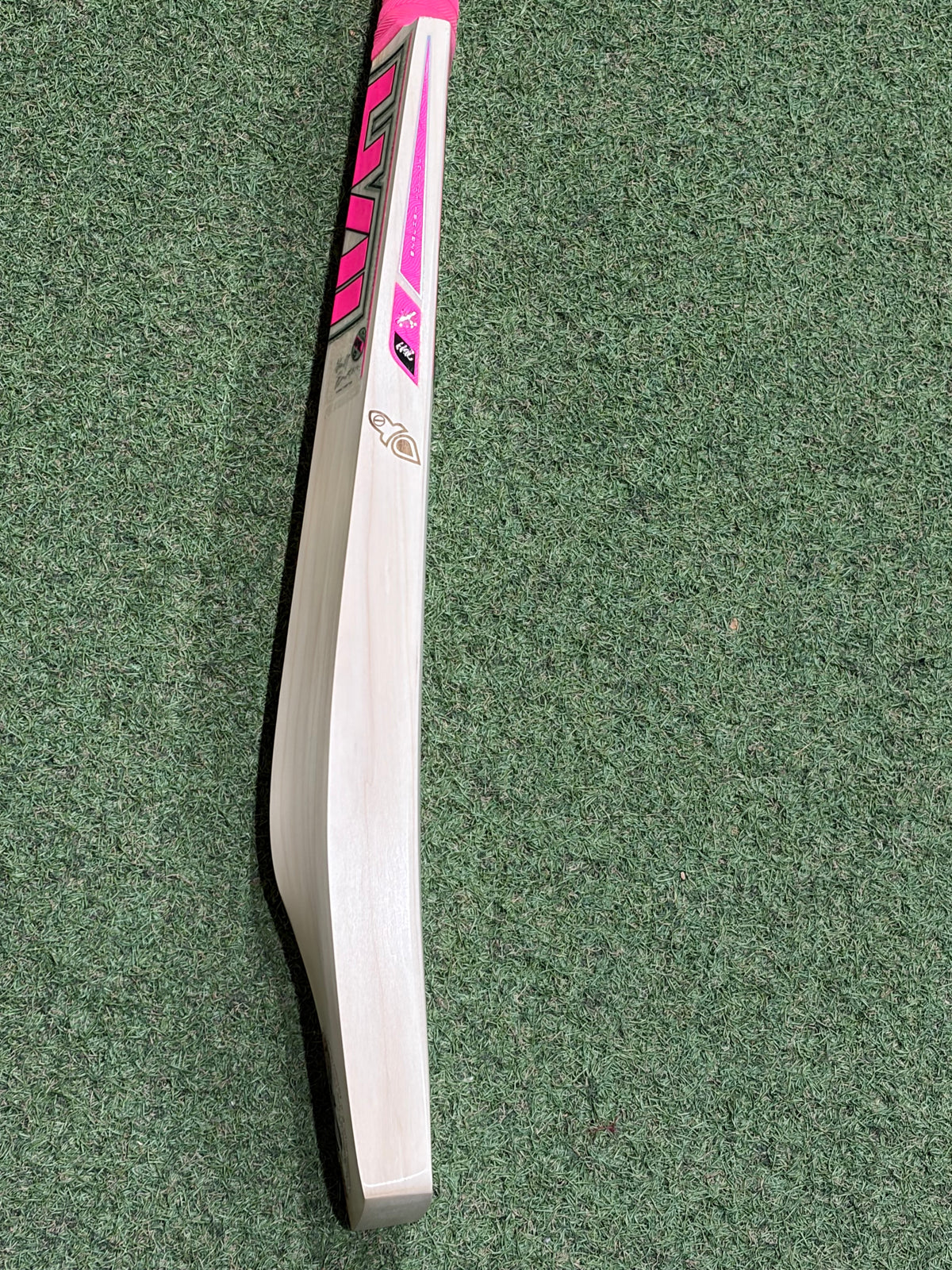 Hell 4 Leather (H4L) Pro Grade Cricket Bat (2lb 10oz)