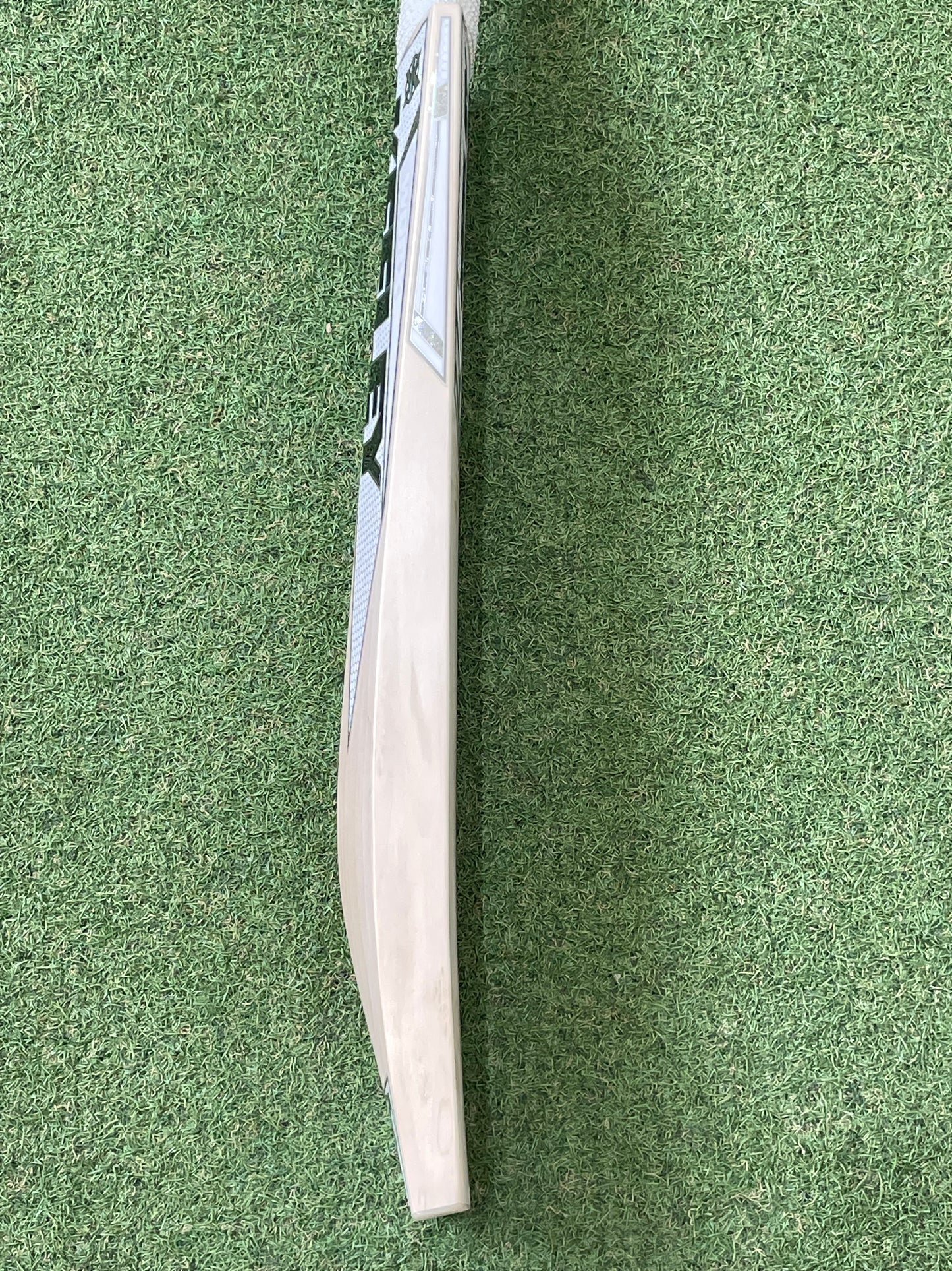 Keeley Worx 074 Grade 1 Cricket Bat (2lb 10oz)
