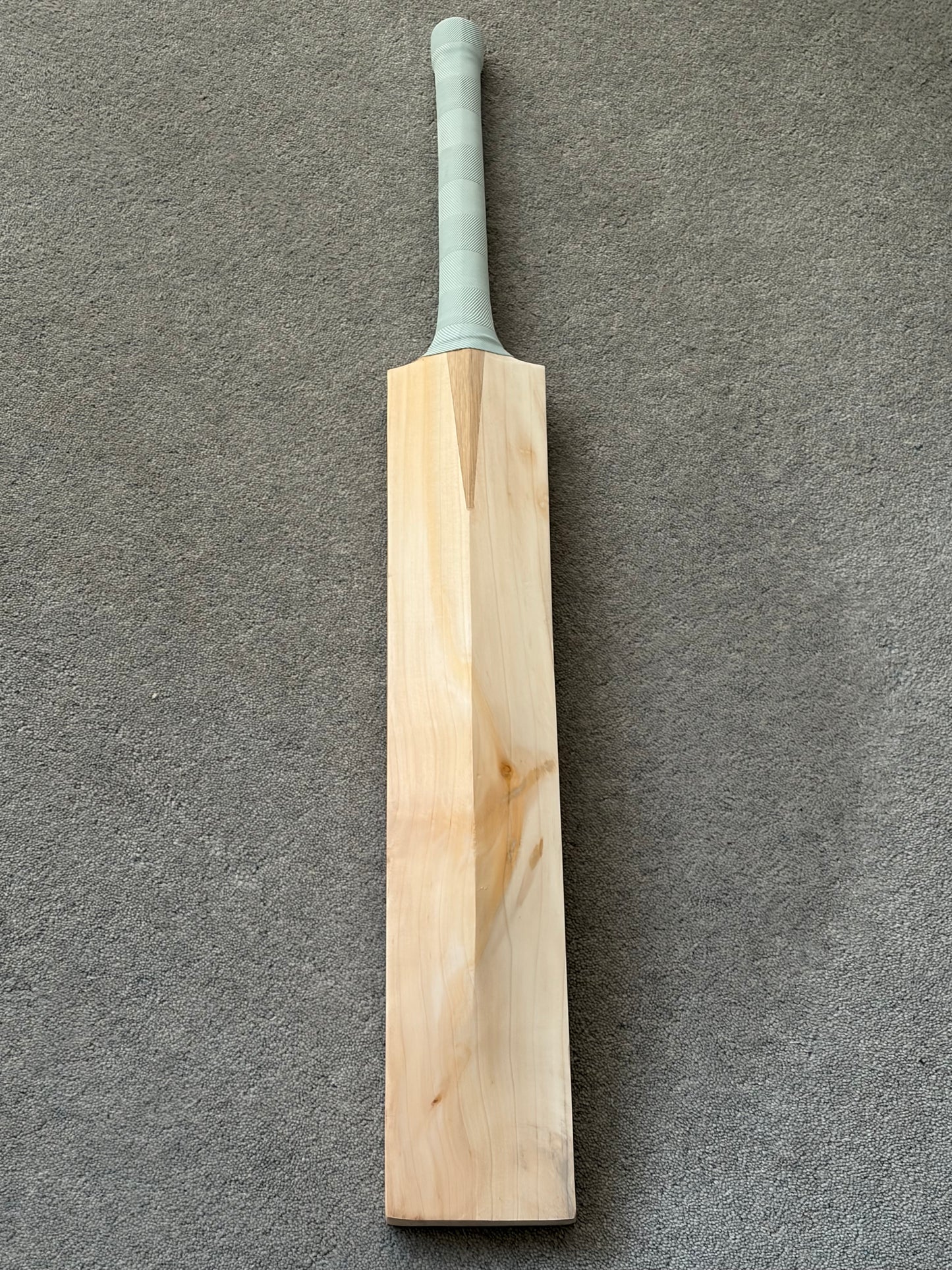 CA Plain Butterfly Cricket Bat (2lb 8oz)