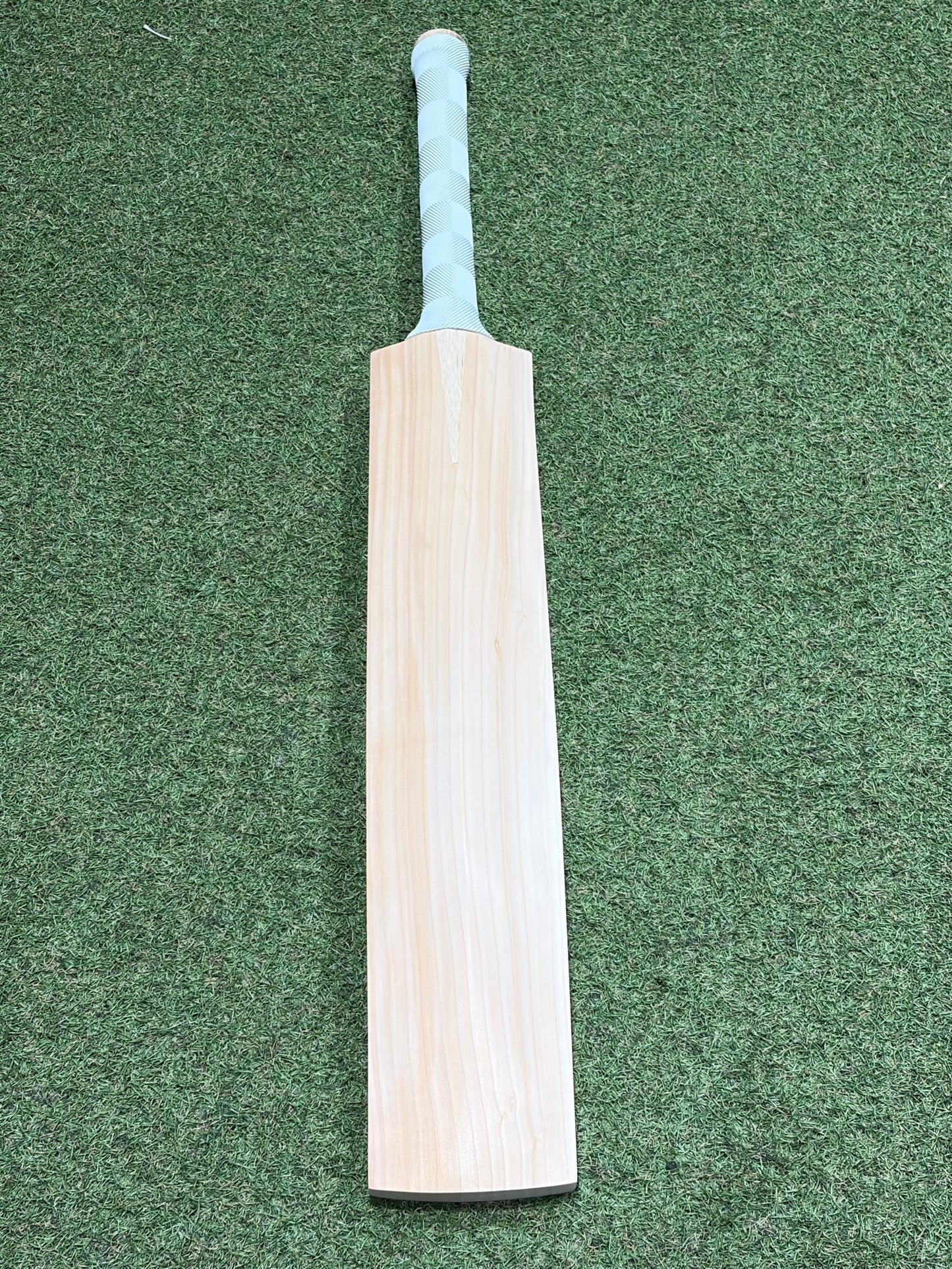 TCS Plain Grade 1+ Cricket Bat (2lb 11oz)