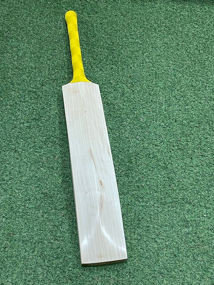 Cricket Station Plain Players Short Blade Long Handle Cricket Bat (2lb 11oz)
