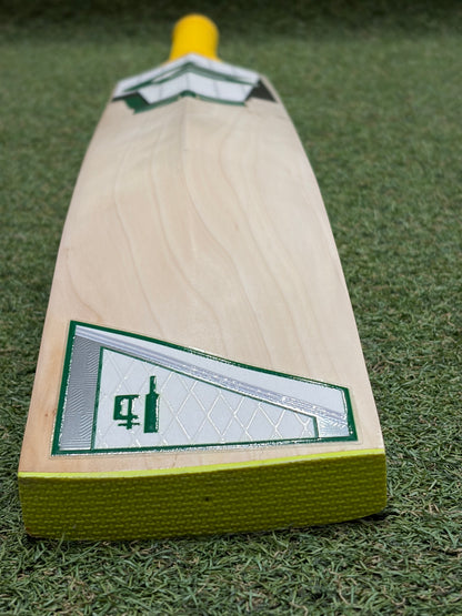 Cricket Station Saim Ayub 5 Star Cricket Bat (2lb 12oz)