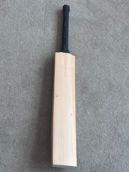 Plain Laminate Cricket Bat (2lb 8oz)