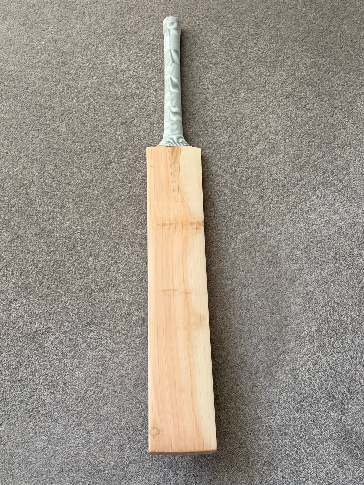 CA Plain Butterfly Cricket Bat (2lb 9oz)
