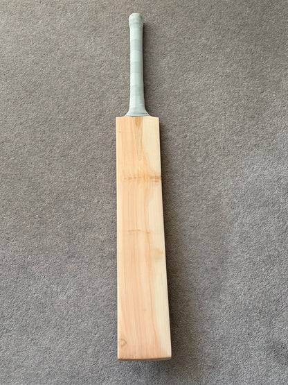 CA Plain Butterfly Cricket Bat (2lb 9oz)
