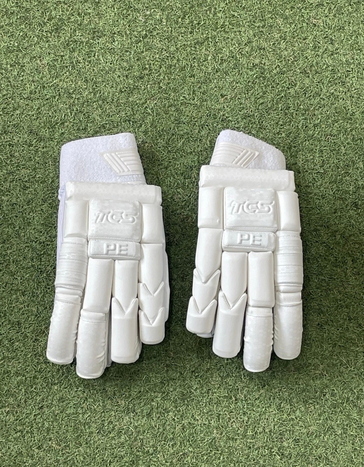 TCS Players Edition Hybrid Batting Gloves