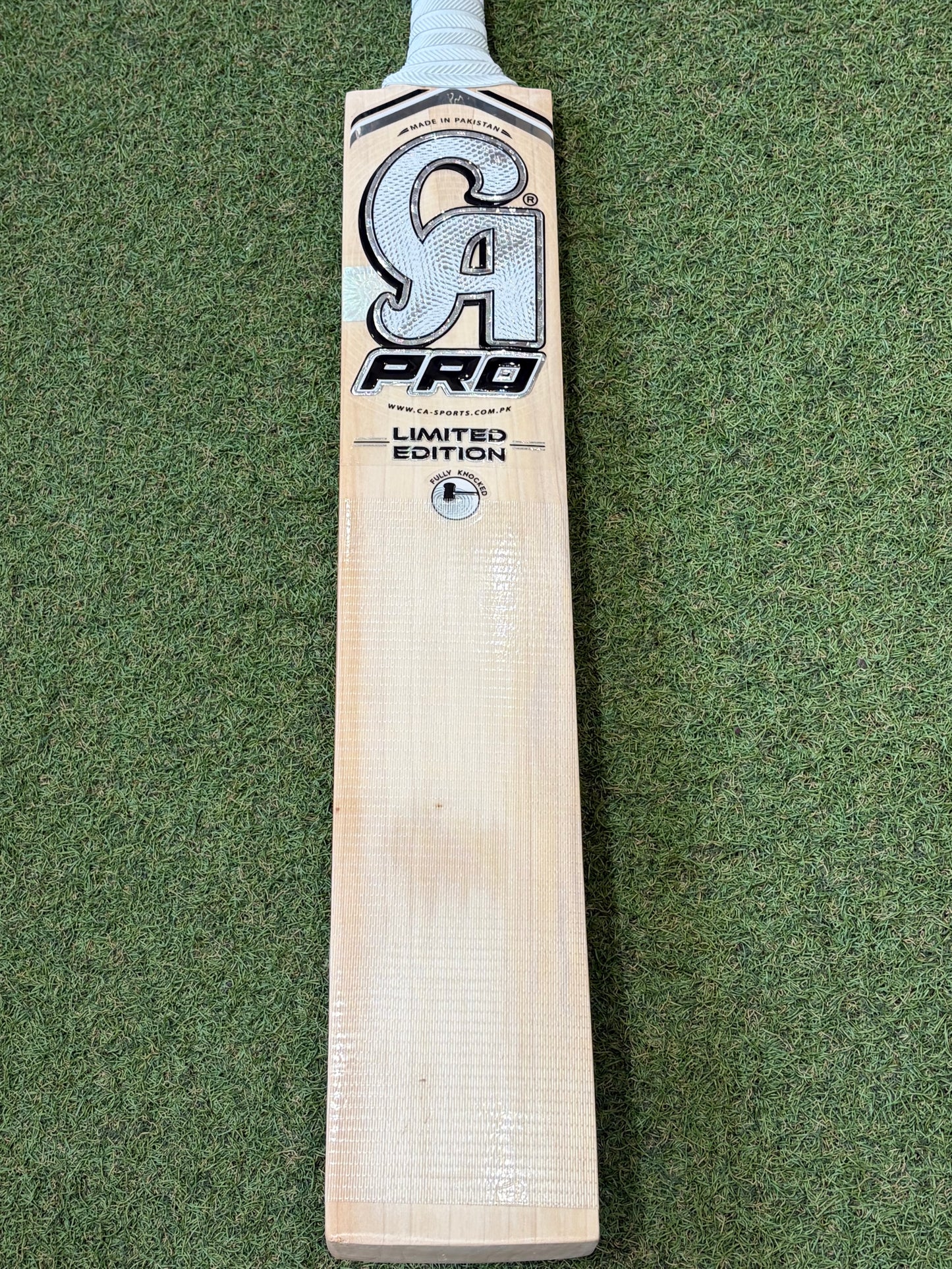 CA Pro Limited Edition Professional Players Asif Ali Cricket Bat (2lb 8oz)
