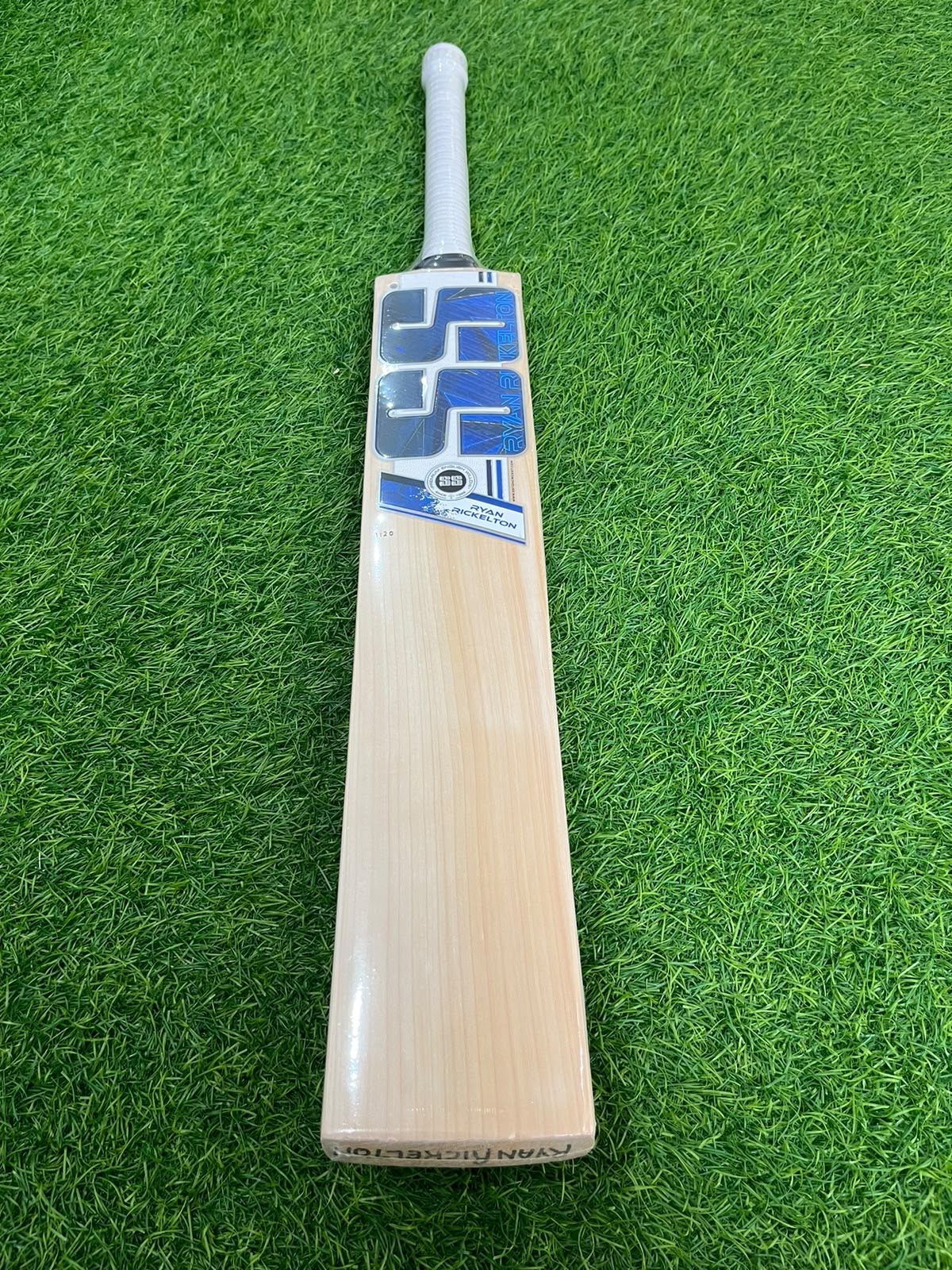 SS Ton Ryan Rickleton Player Cricket Bat (2lb 7oz)