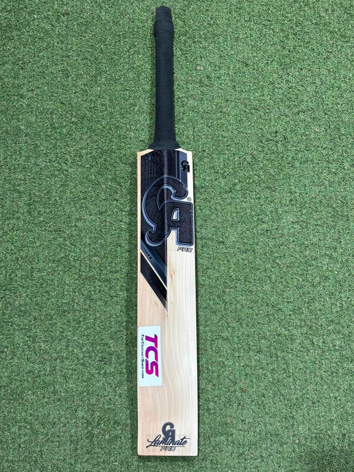 CA Blackout Laminate Cricket Bat (2lb 13oz)