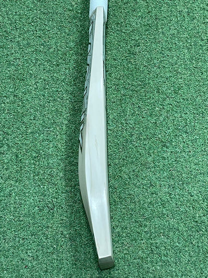 MB Malik Royale Supreme Cricket Bat (2lb 10oz)