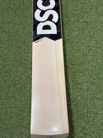 DSC Blak 300 Cricket Bat (2lb 8oz)