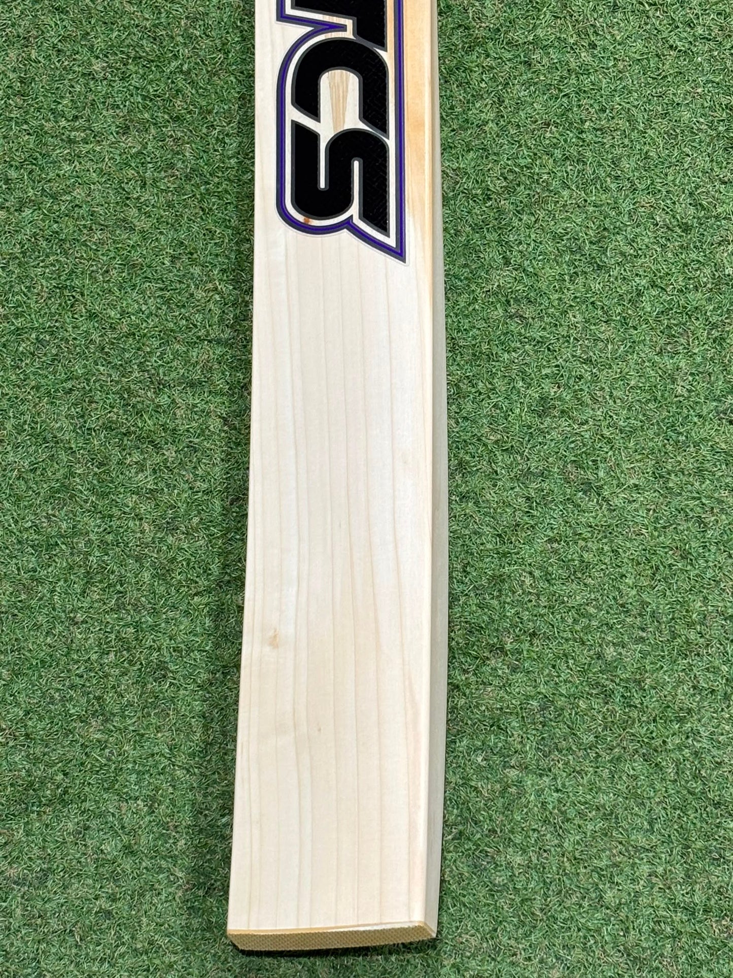 TCS Black Edition Long Blade Cricket Bat (2lb 8oz)