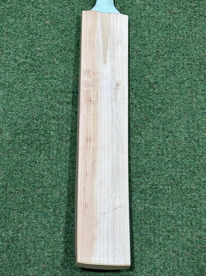 Cricket Station Plain Pro Grade Cricket Bat (2lb 11oz)