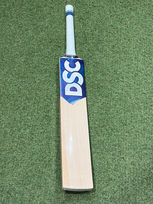 DSC Blu 222 Cricket Bat (2lb 10oz)