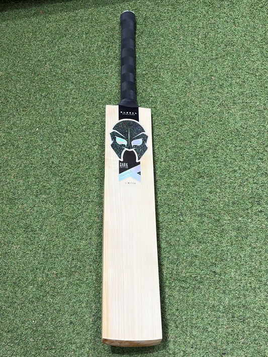 Phantom Dark Edition LE Cricket Bat (2lb 10oz)