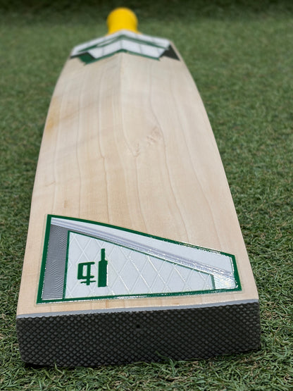 Cricket Station Saim Ayub 7 Star Cricket Bat (2lb 11oz)