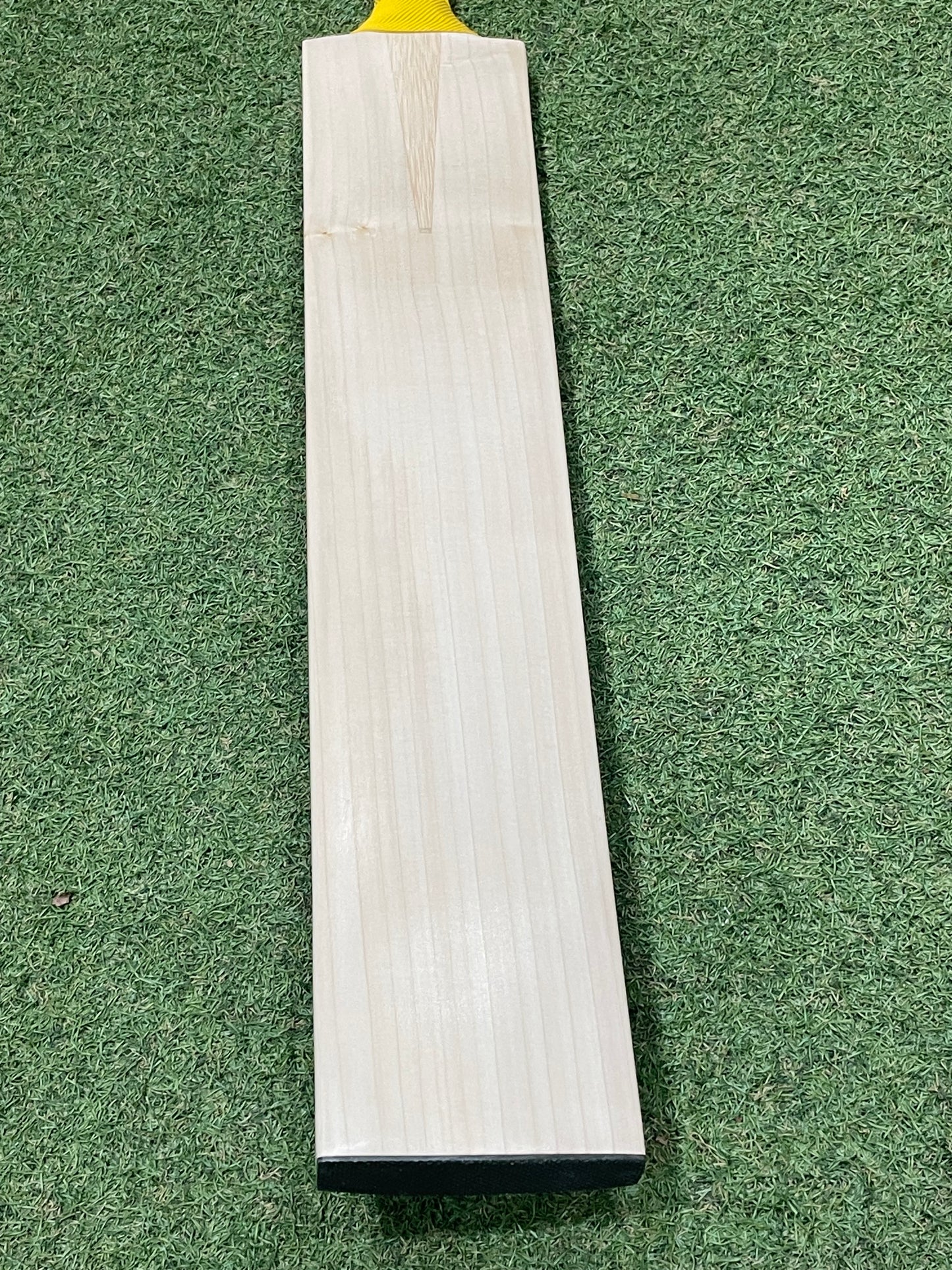 Cricket Station Plain Players Short Blade Long Handle Cricket Bat (2lb 11oz)