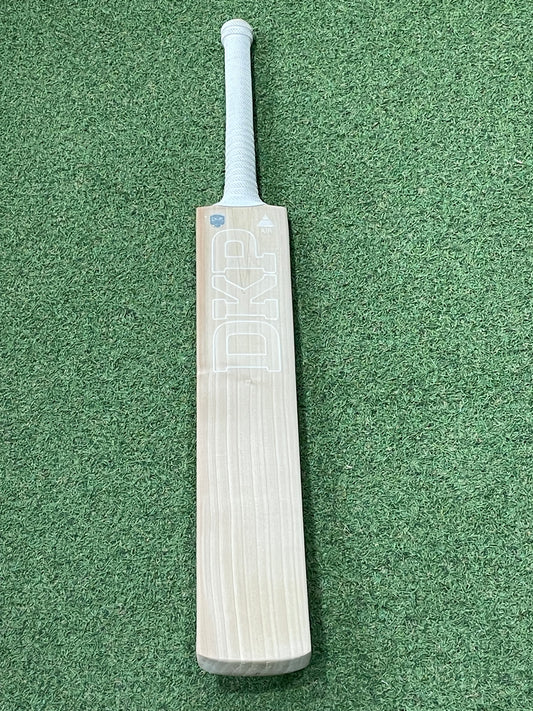 DKP Air Cricket Bat (2lb 10oz)