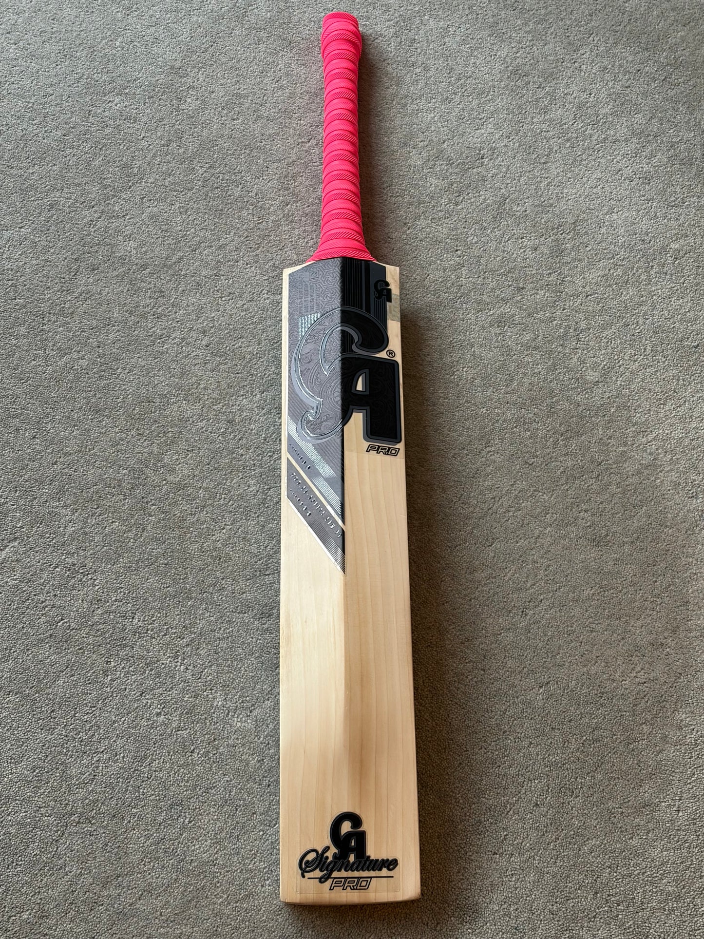 CA Pro Blackout Signature Cricket Bat (2lb 8oz)