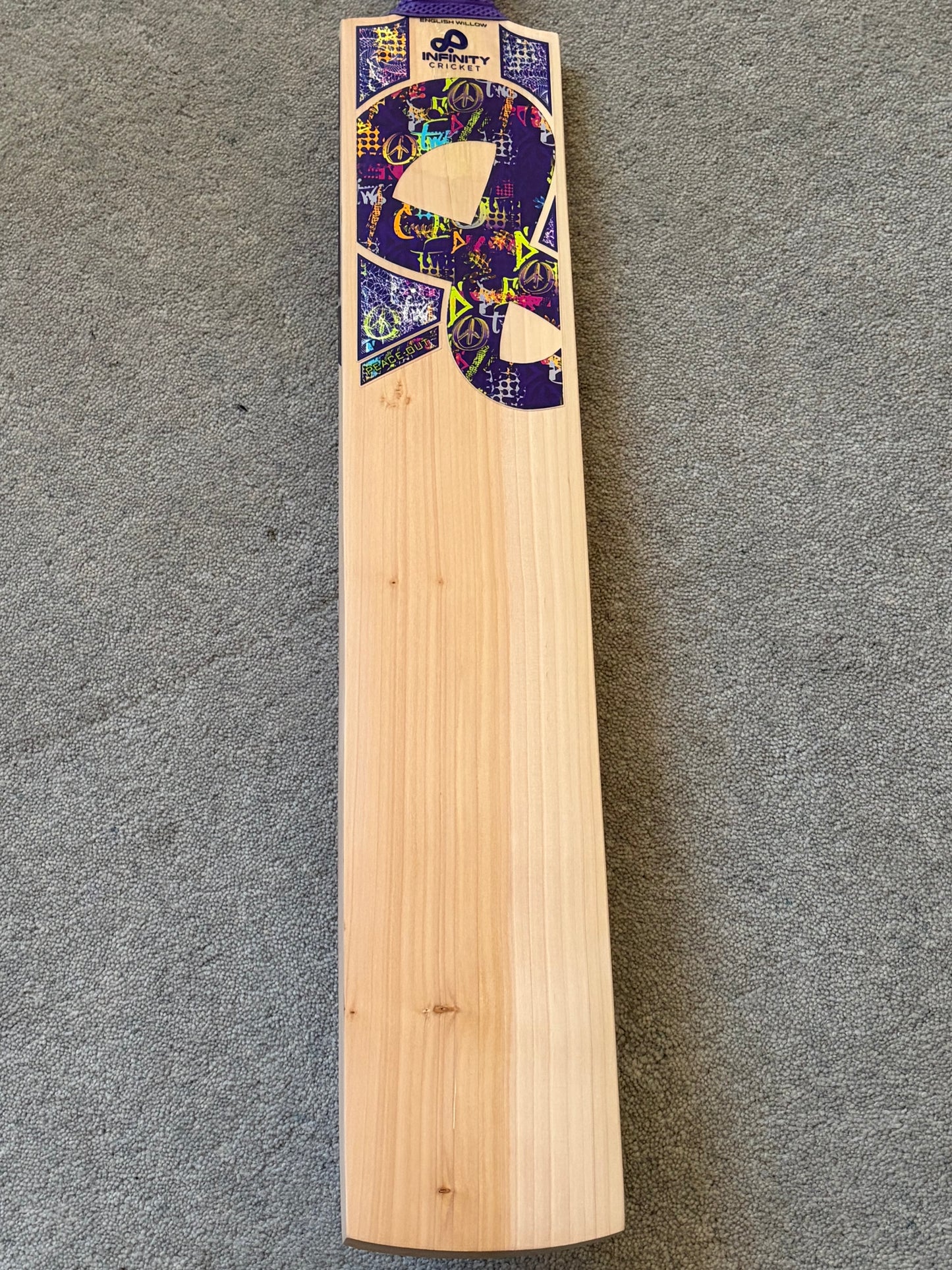 Infinity Peace Out Cricket Bat (2lb 11oz)