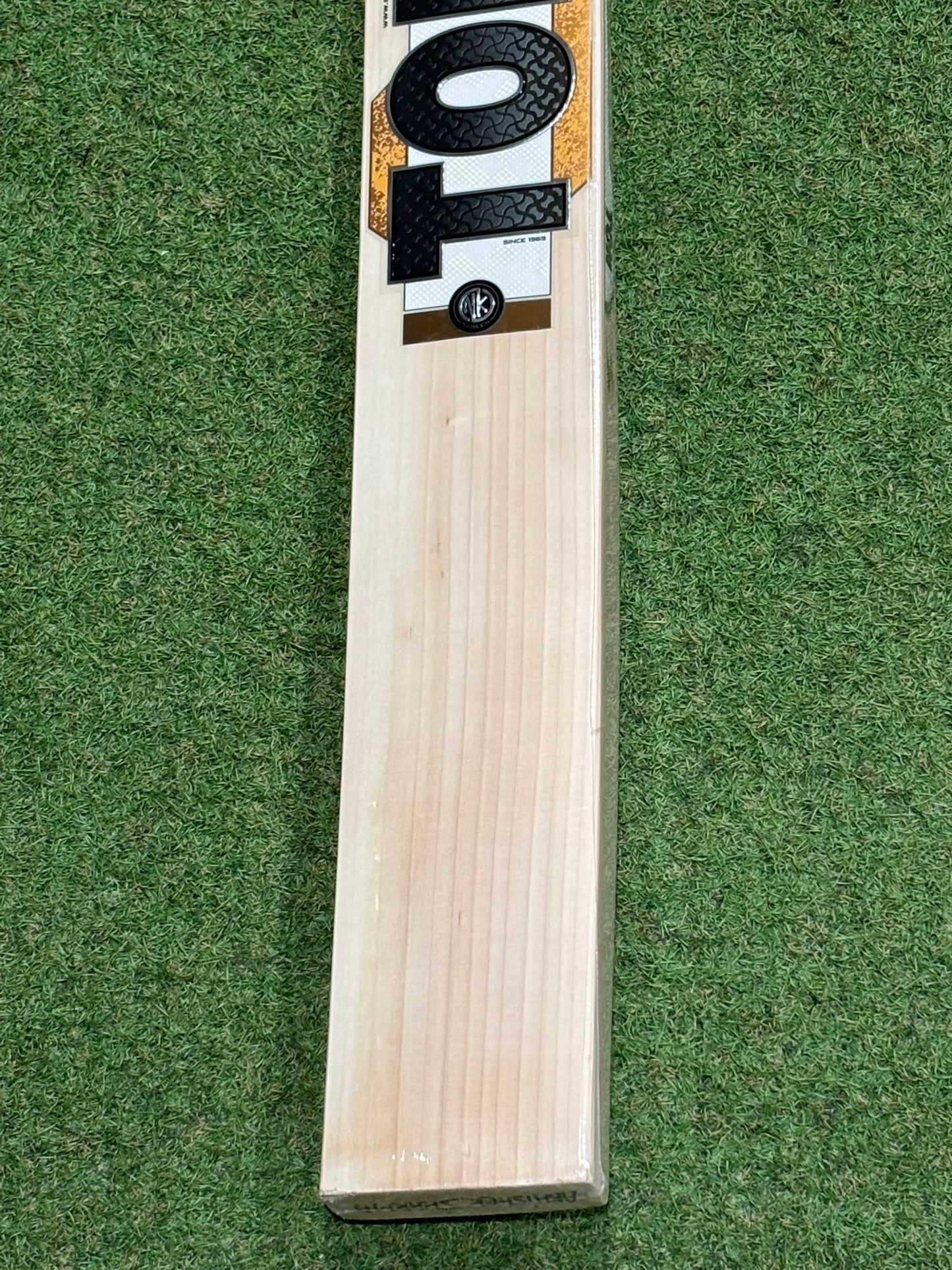 Ton Abhishek Sharma Player Cricket Bat (2lb 8oz)
