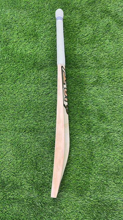 HS Core Octa Limited Edition Cricket Bat (2lb 9oz)