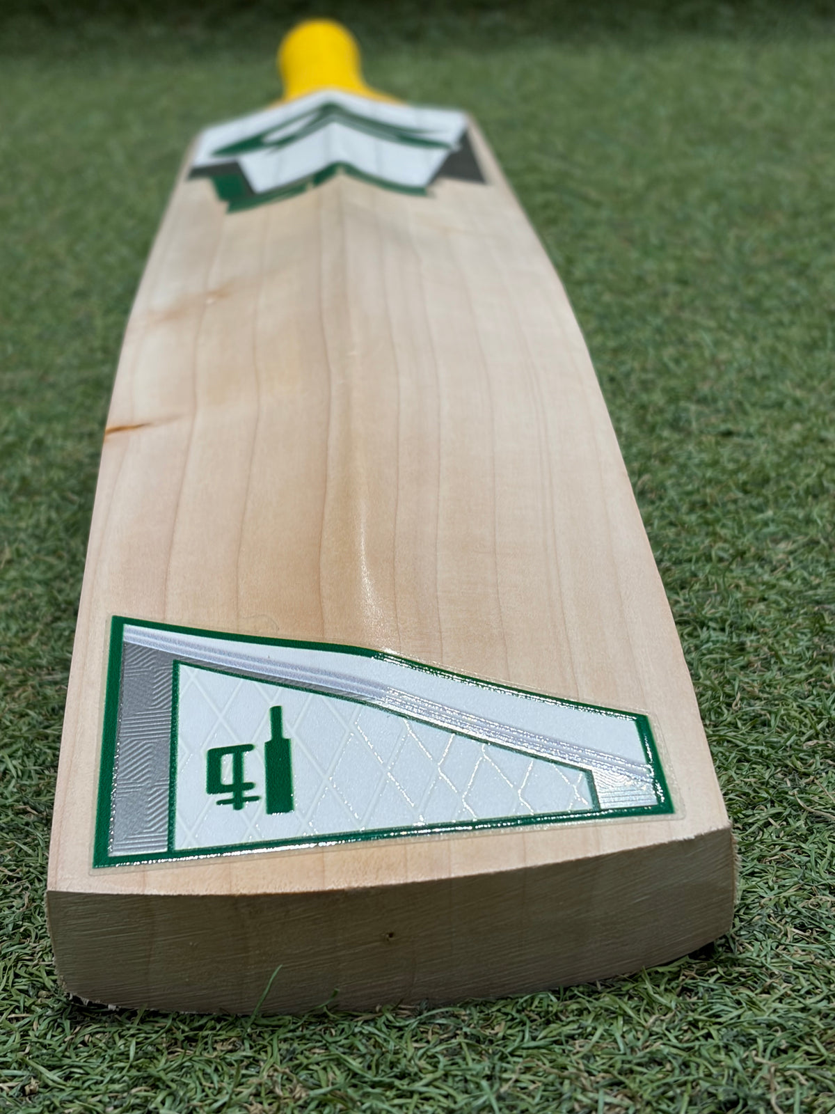 Cricket Station Saim Ayub 3 Star Cricket Bat (2lb 9oz)