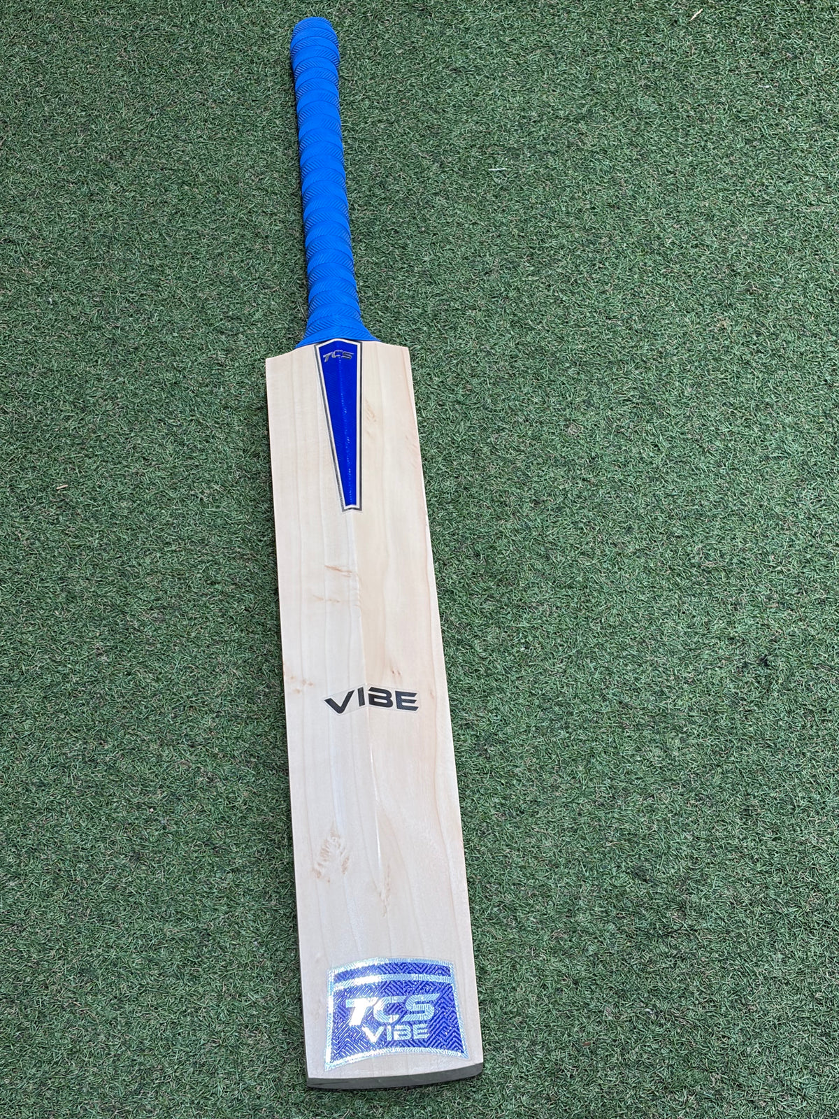 TCS Vibe Short Blade Long Handle Cricket Bat (2lb 12oz)