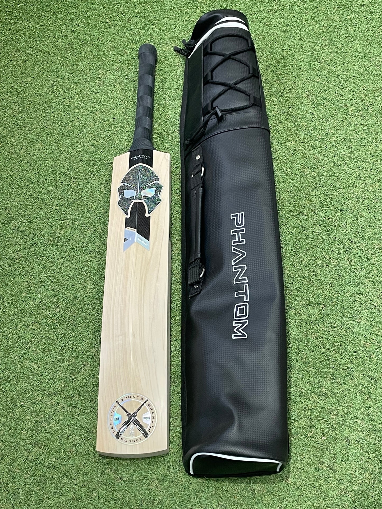 Phantom Dark Edition LE Cricket Bat (2lb 10oz)