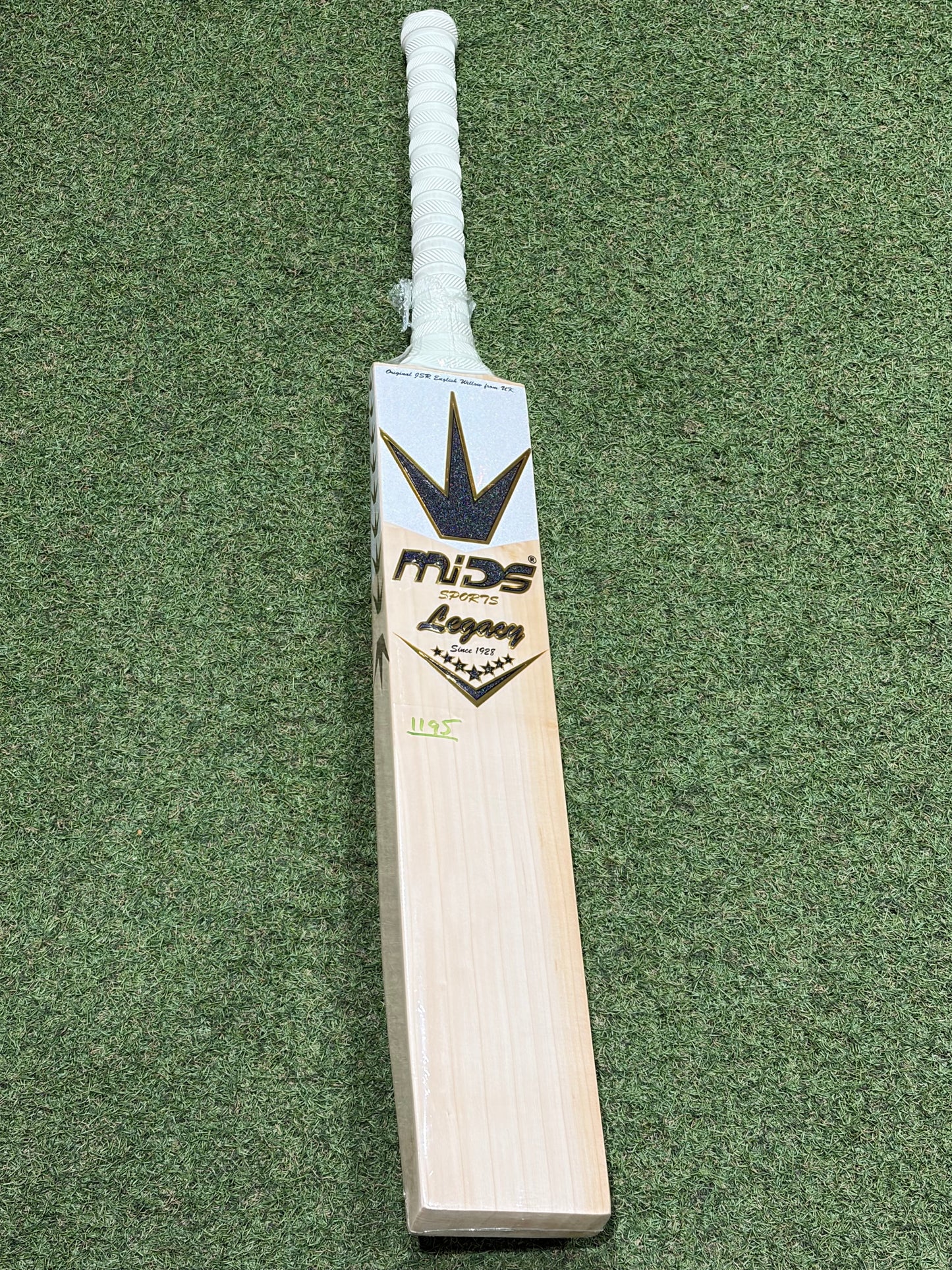 MIDS Legacy 7 Star Cricket Bat (2lb 11oz)