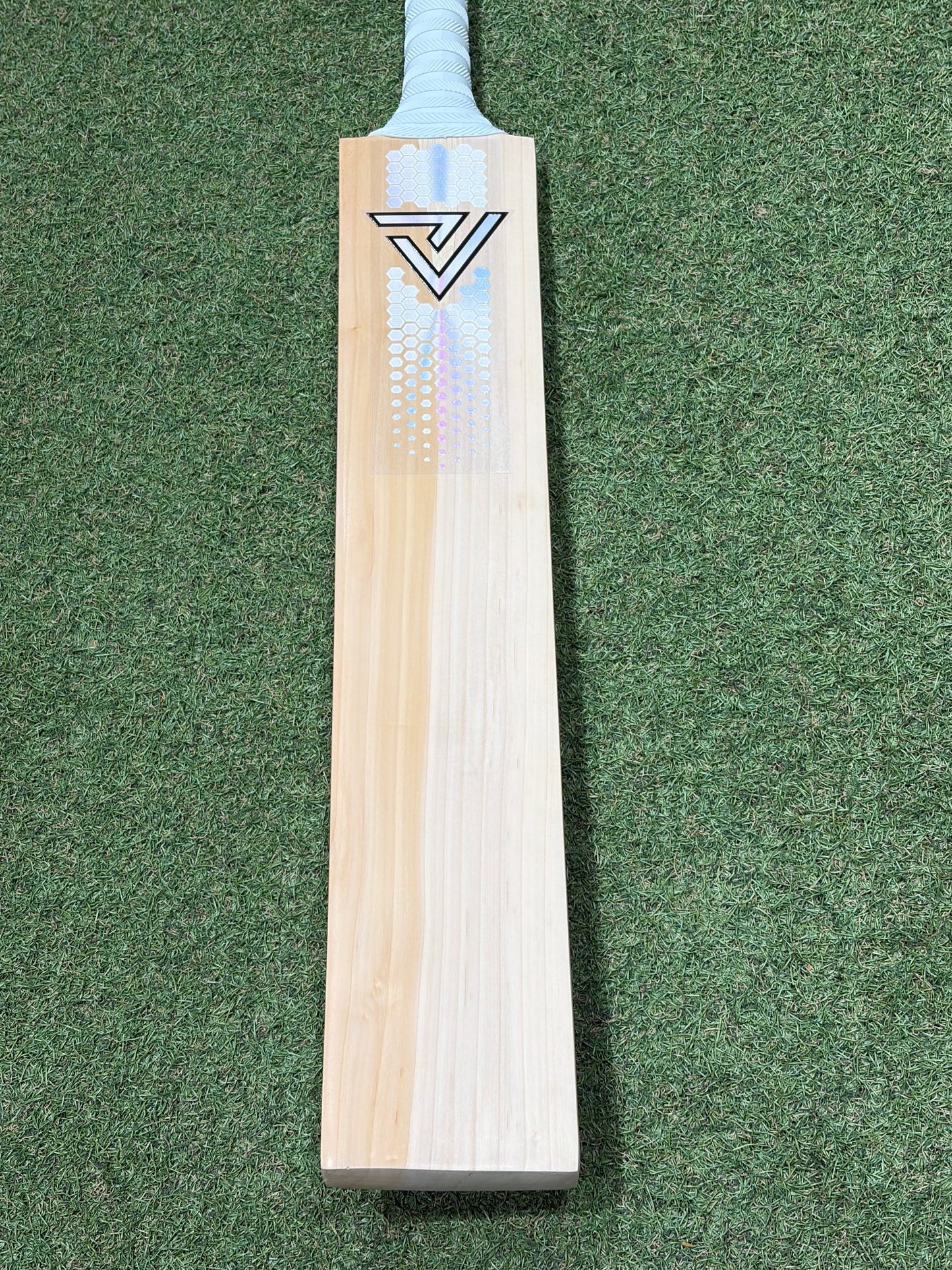 Vader Sports Silver Edition Cricket Bat (2lb 10oz)