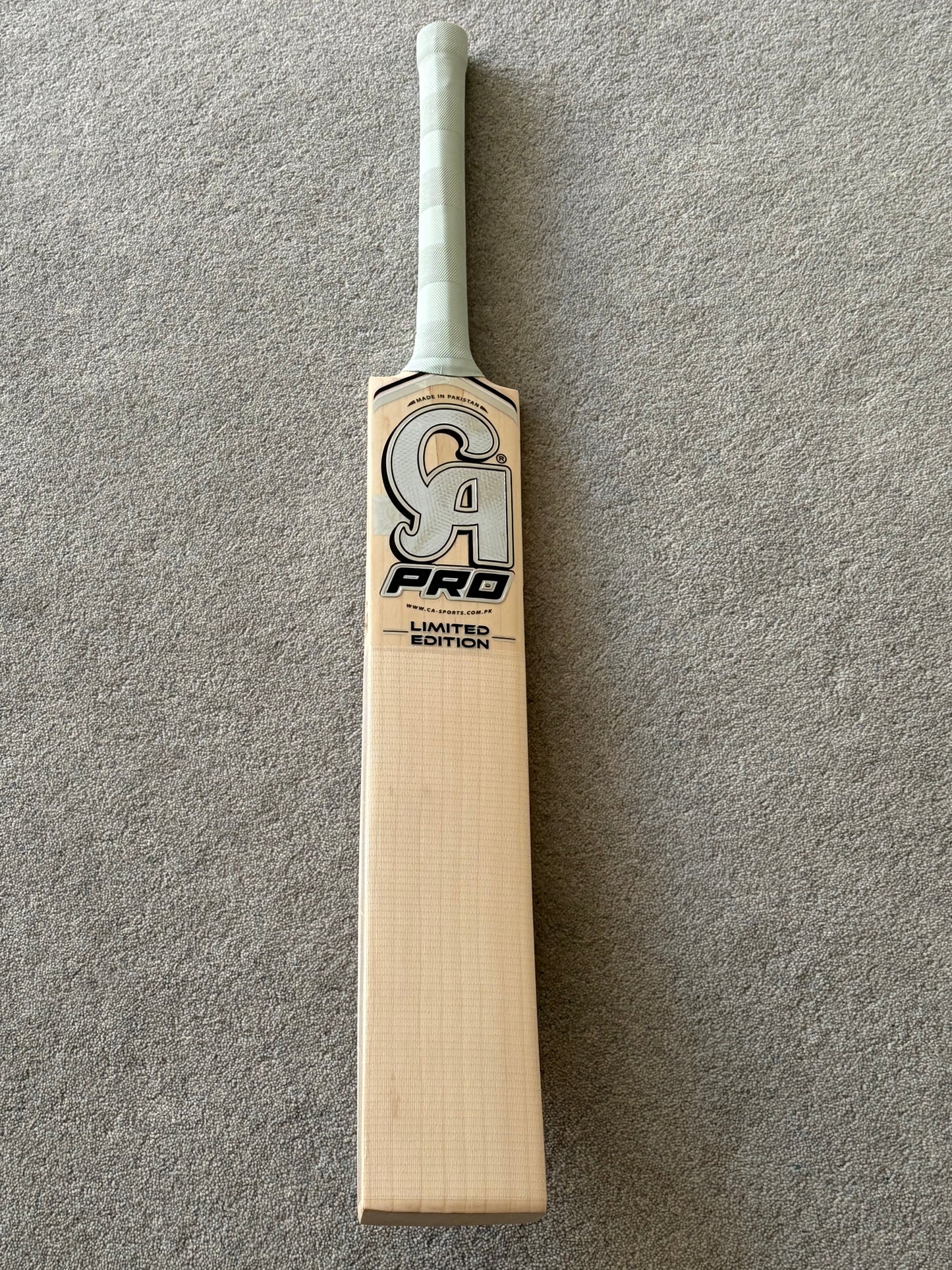 CA Pro Limited Edition Professional Players Asif Ali Cricket Bat (2lb 9oz)