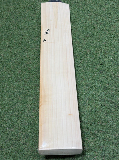 MB Malik UMZ Plain Players Cricket Bat (2lb 9oz)